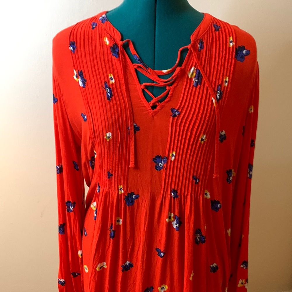 Old navy red shirt. Size large.